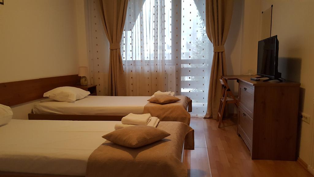 Floarea Soarelui Hotel Cheia  Exterior photo