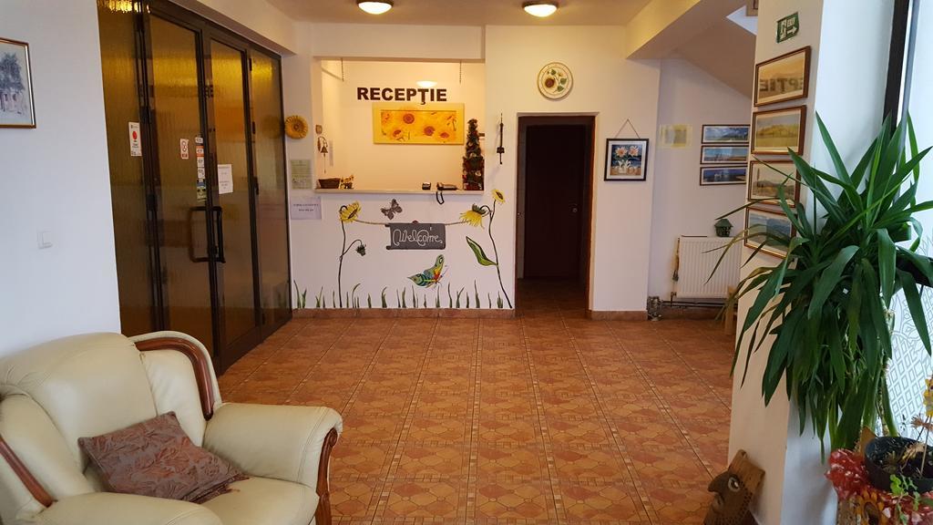 Floarea Soarelui Hotel Cheia  Exterior photo